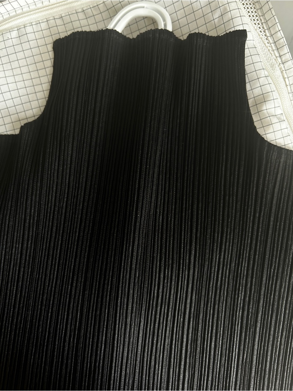Issey Miyake Black Pleated High-Neck Long Sleeve Top - Picture 5 of 6